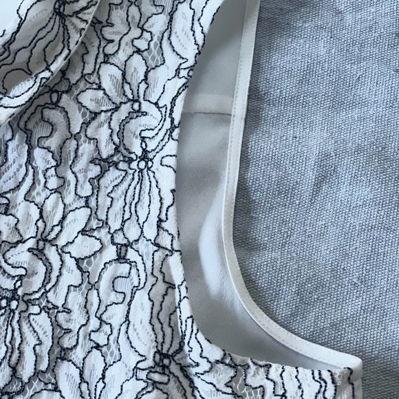 Karl Lagerfeld Black & White Embroidered Lace Sleeveless Button Down Blouse - Picture 7 of 9